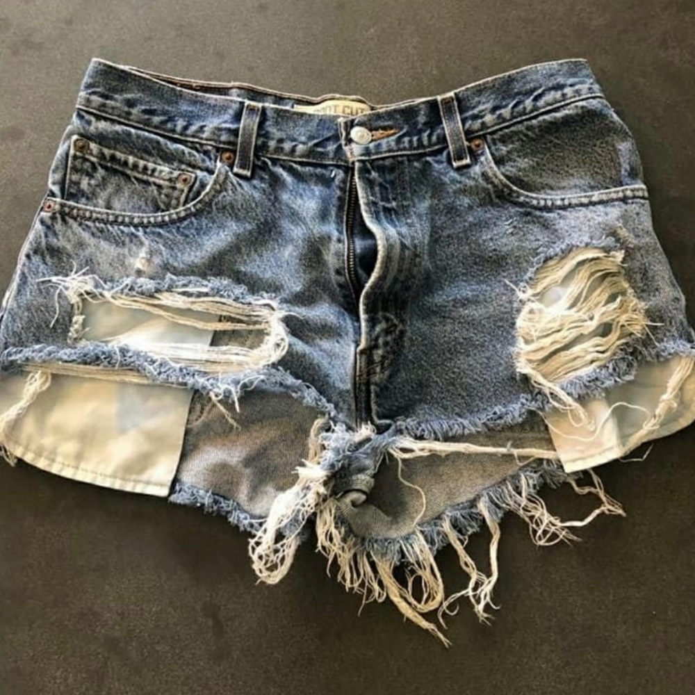 Cut off Levi Shorts - Distressed